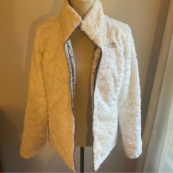 The NorthFace- Mossbud Reversible Jacket. Size M - Picture 3 of 9